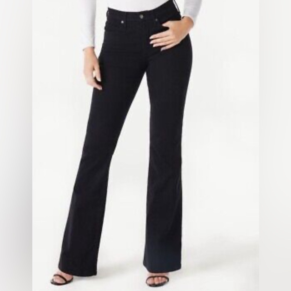 NWOT Sofia black Jeans Melisa Flare